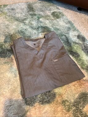 Figs V-Neck Scrub Top